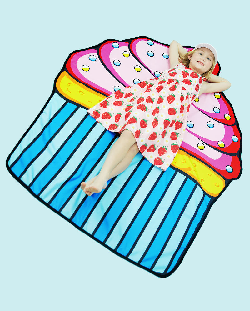 IC GURL - Fun Cupcake Beach Towel