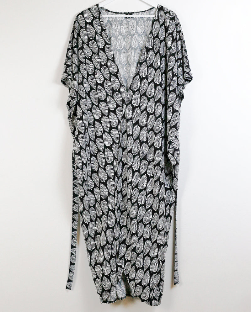 IC GURL - Long Pattern Printing Lightweight Beach Shawl